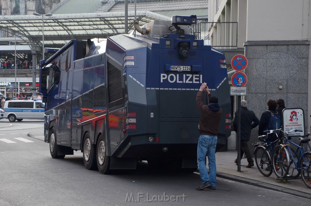 Demo Koelner Hauptbahnhof P101.JPG - Miklos Laubert